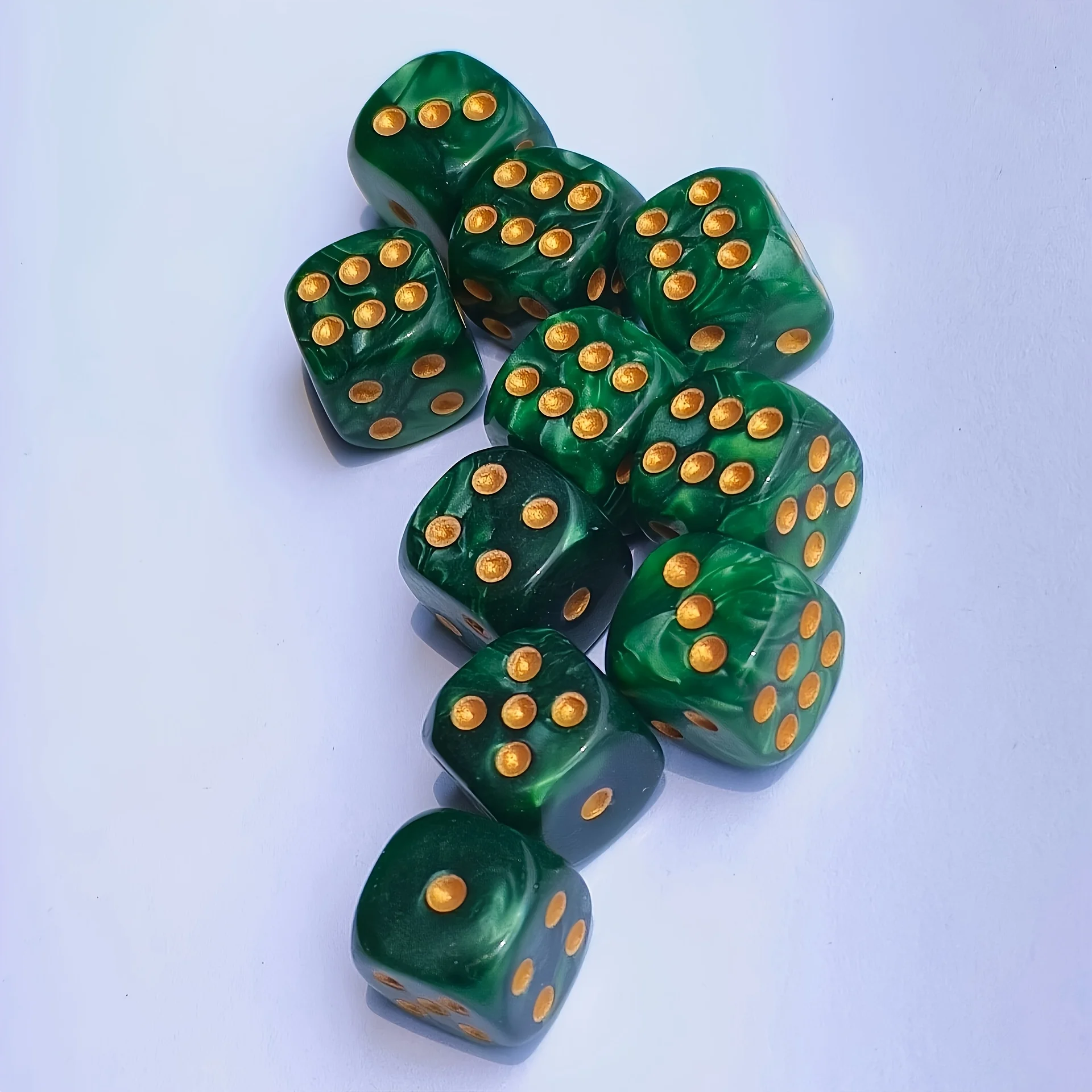 10Pcs 12mm Pearl Swirl D6 Dice - Board Game Loop recension och pris
